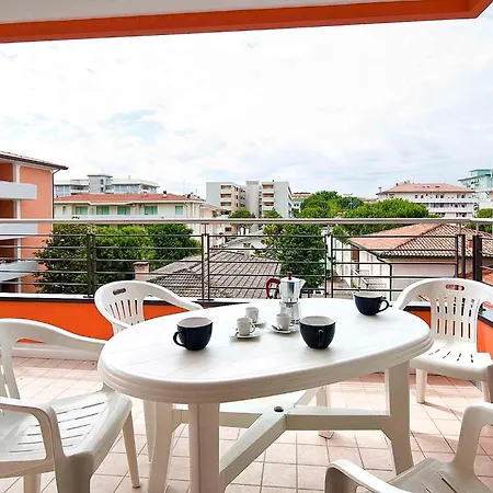 Apartment In 24463